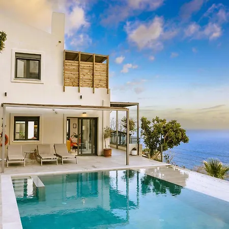 Anemos Luxury Villa *